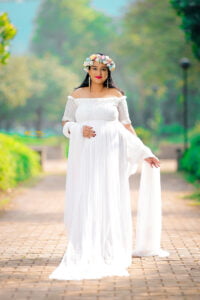 outdoor Maternity photoshoot in Pune | maternity Portfolio