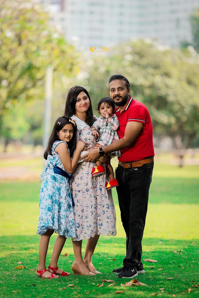 baby family photoshoot | baby family portfolio in pune family photo shoot : family portrait