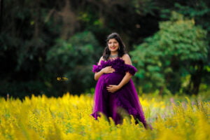 outdoor Maternity photoshoot in Pune | maternity Portfolio