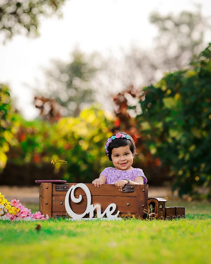 Best professional babies & kids photographer in pune one year babyshoot