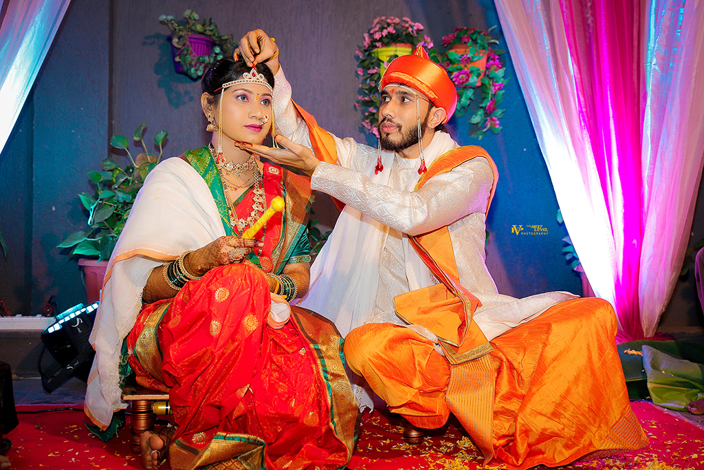 Sameera & Geet's Marathi wedding at Garden court Pune - Girish Joshi |  Wedding photographers in Pune & Mumbai