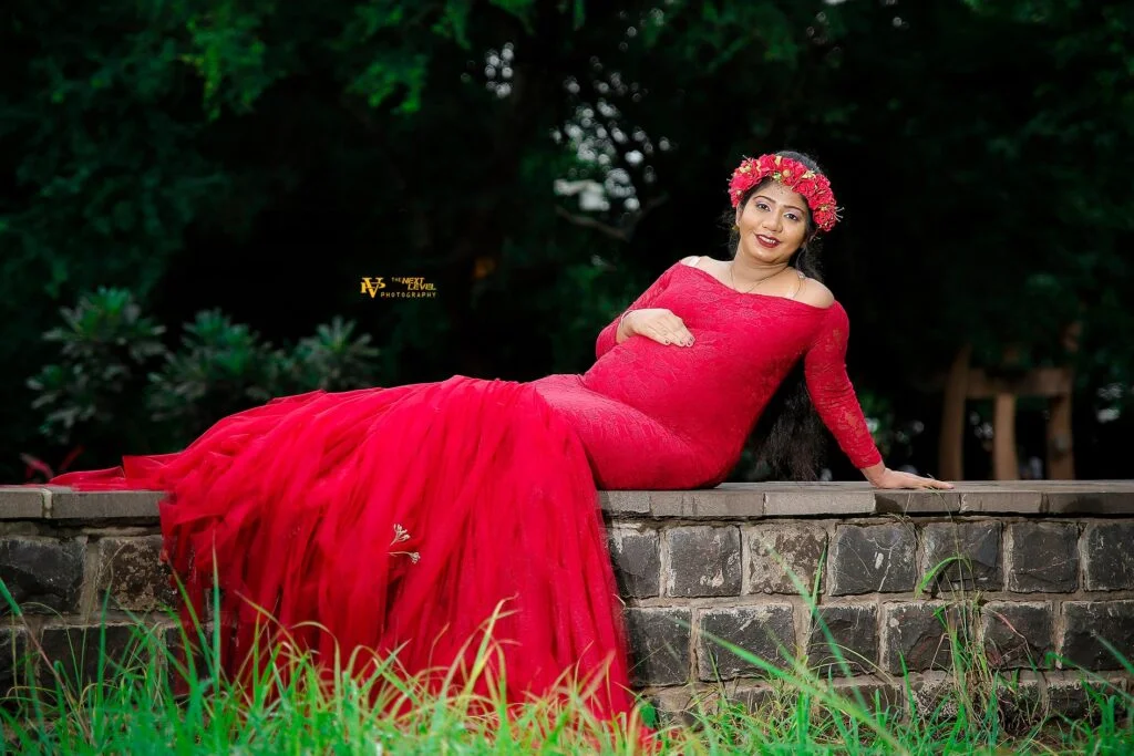 maternity photoshoot in thergaon boat club maternity photoshoot in thergaon boat club