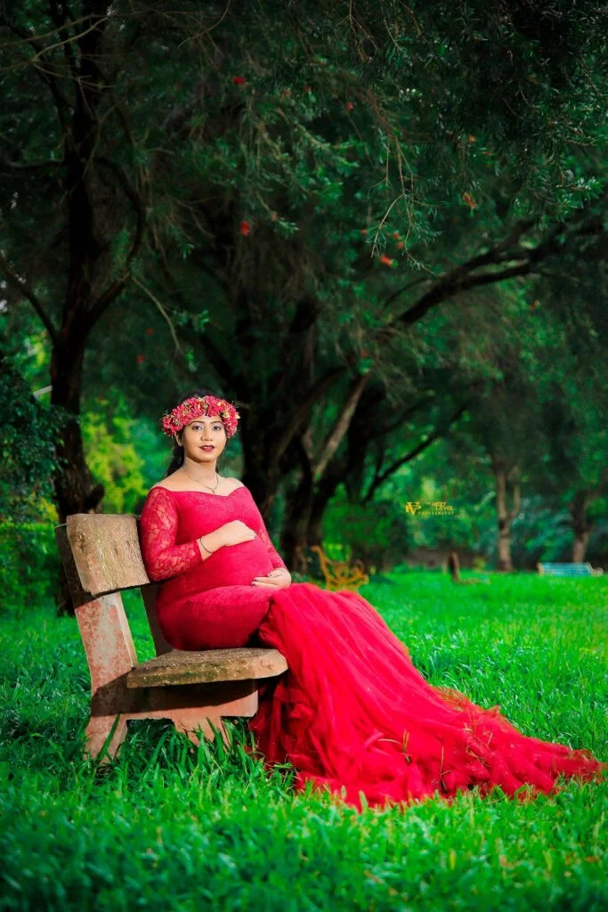 maternity photoshoot in thergaon boat club maternity photoshoot in thergaon boat club
