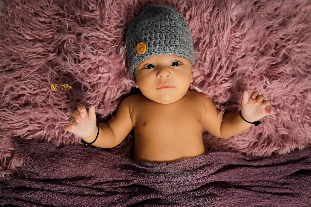 Newborn baby photo shoot in pune