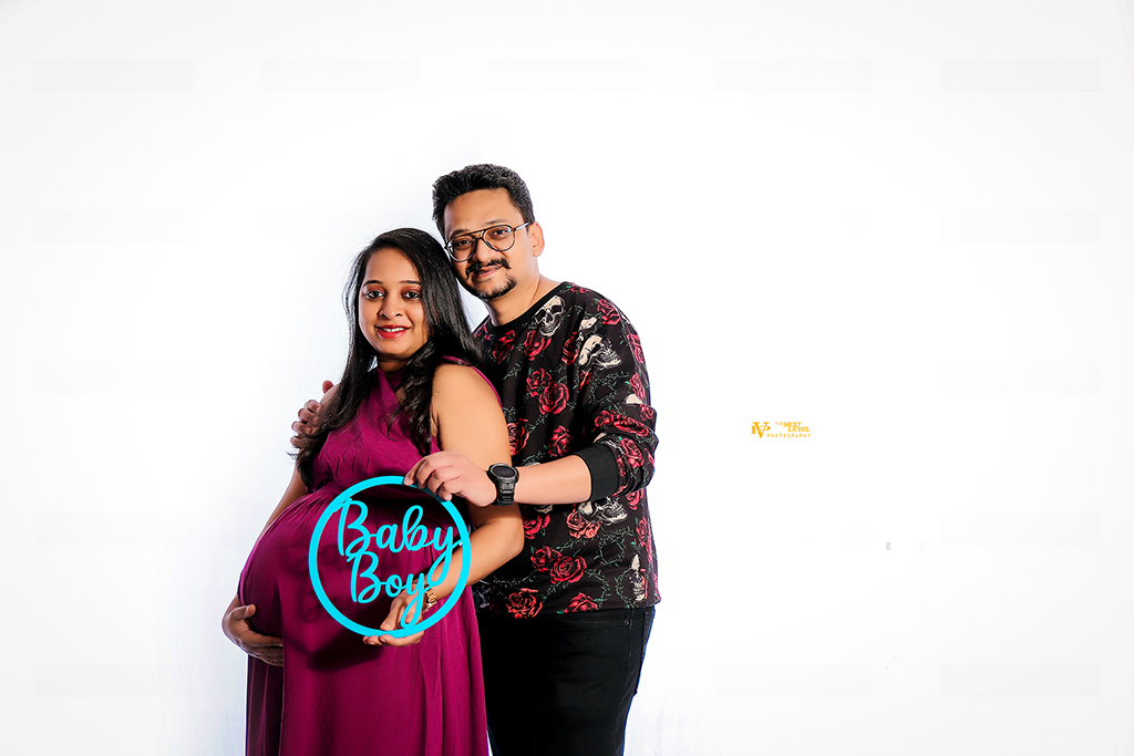Snehal & Jayesh Maternity Photography In Pune