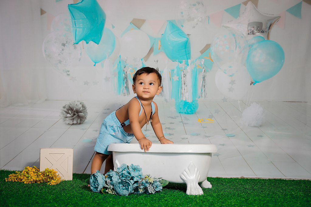 Cake Smash - Vaishali Harip Photography | Maternity | Newborn | Baby |  toddler | Prewedding Photographer in Pune